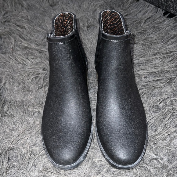 Women’s Unicare black rain ankle boots, size 7 - Picture 2 of 11